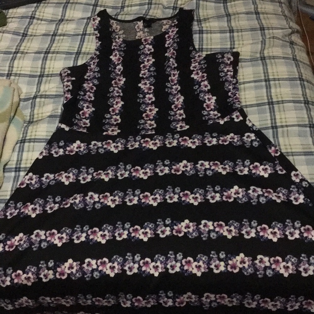 H&M Sleeveless Flowered Dress
